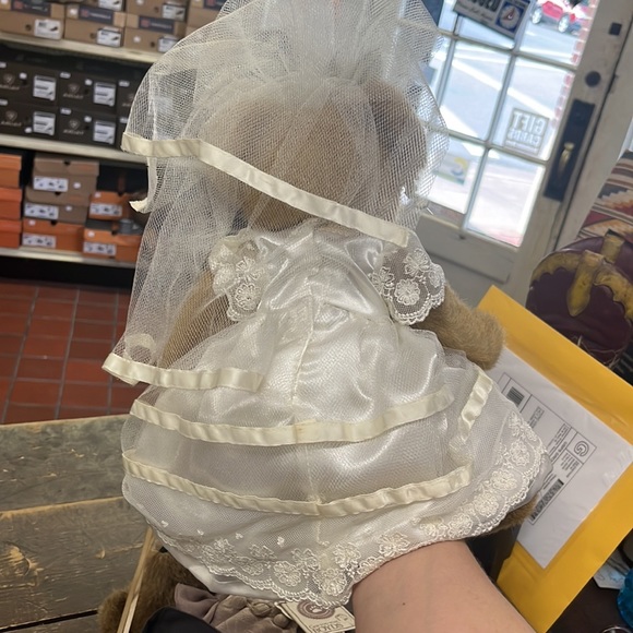 Boyd’s Bears bride and groom - Picture 6 of 7